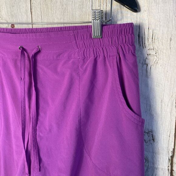Duluth Trading Company Ultralite Performance Skort Activewear Purple M   211 - Picture 2 of 8